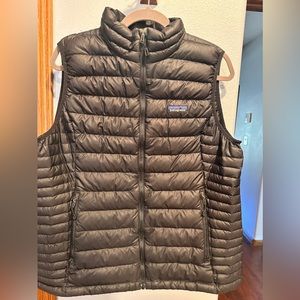 Patagonia womens down sweater vest size (XL) black
